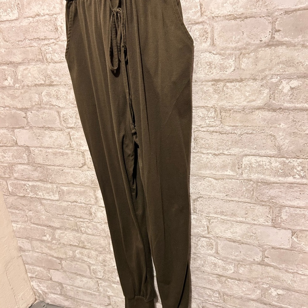 ReoRia Olive Green Jumpsuit Romper - Picture 4 of 10